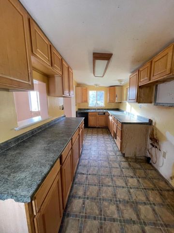 1805 NW Candler Avenue, Grants Pass, OR 97526