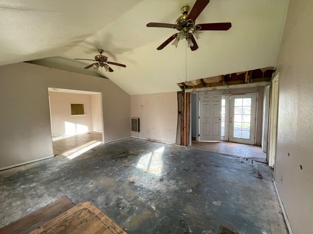 1805 NW Candler Avenue, Grants Pass, OR 97526