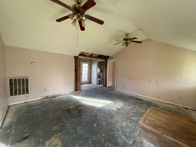 1805 NW Candler Avenue, Grants Pass, OR 97526