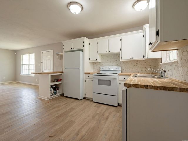 15 A Rolling Creek, Conway, AR 72032