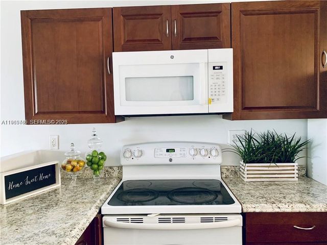 9921 Nob Hill Ln 9921, Sunrise, FL 33351