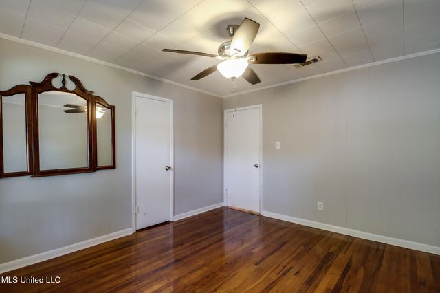2704 Pine Avenue, Gulfport, MS 39501