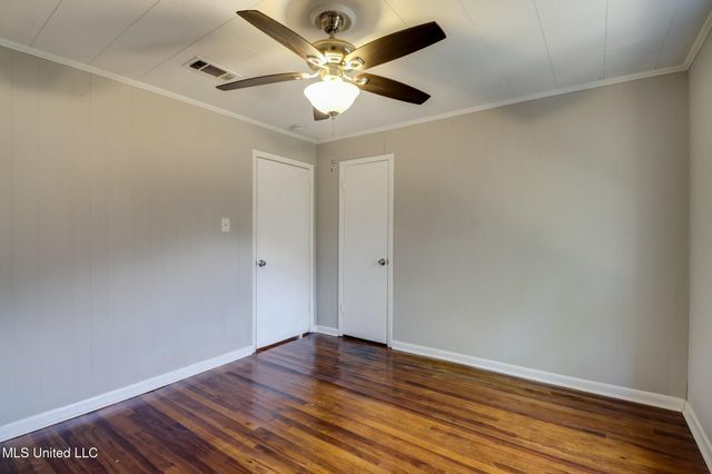 2704 Pine Avenue, Gulfport, MS 39501