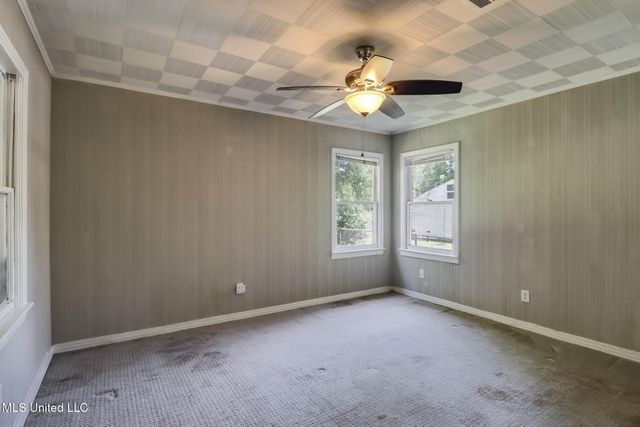 2704 Pine Avenue, Gulfport, MS 39501