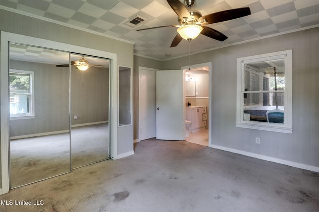 2704 Pine Avenue, Gulfport, MS 39501