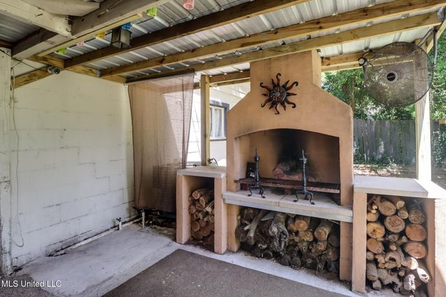 2704 Pine Avenue, Gulfport, MS 39501