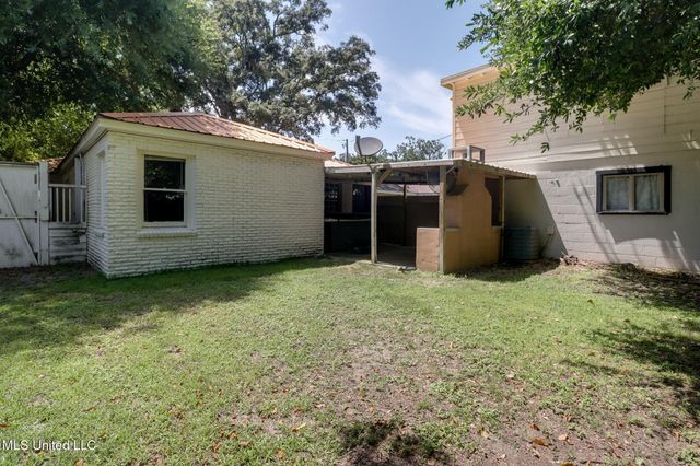 2704 Pine Avenue, Gulfport, MS 39501