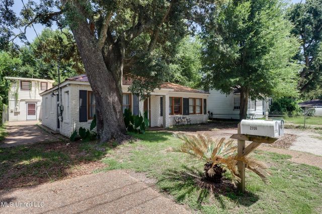 2704 Pine Avenue, Gulfport, MS 39501