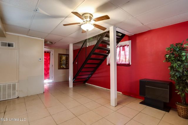 2704 Pine Avenue, Gulfport, MS 39501