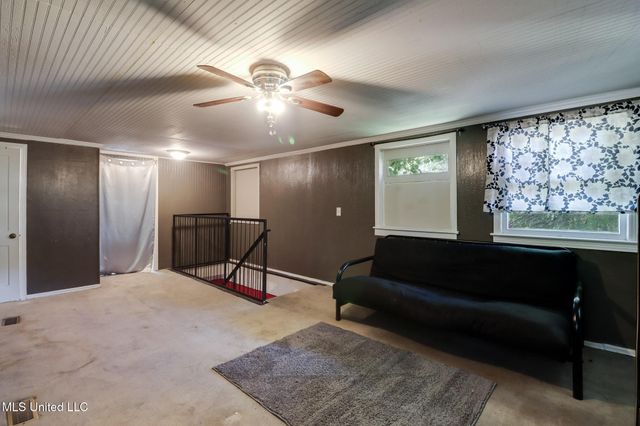2704 Pine Avenue, Gulfport, MS 39501