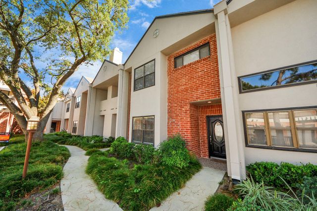 2468 Bering Drive, Houston, TX 77057