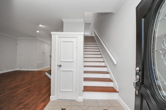 2468 Bering Drive, Houston, TX 77057