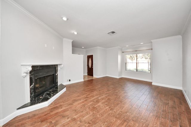 2468 Bering Drive, Houston, TX 77057