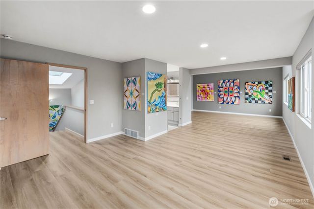 6021 158th Place NE, Redmond, WA 98052