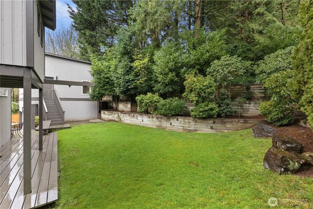 6021 158th Place NE, Redmond, WA 98052