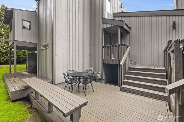 6021 158th Place NE, Redmond, WA 98052