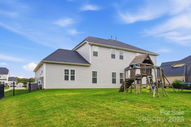 5122 Harwich Circle, Weddington, NC 28104