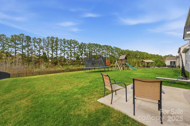 5122 Harwich Circle, Weddington, NC 28104