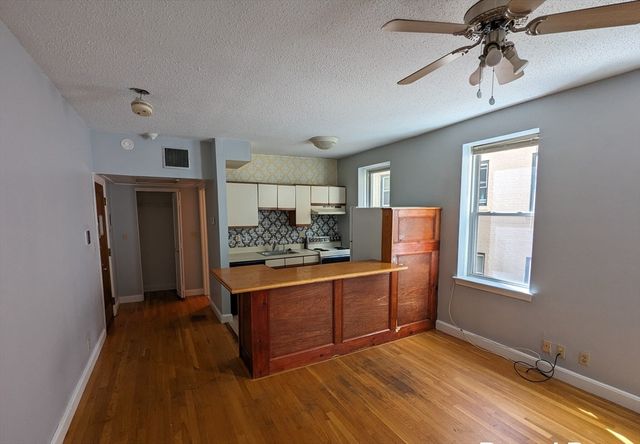 1415 Commonwealth Ave 302, Boston, MA 02135