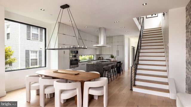 1522 FOXHALL RD NW, Washington, DC 20007