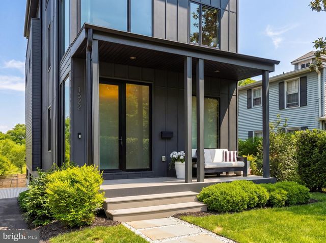 1522 FOXHALL RD NW, Washington, DC 20007