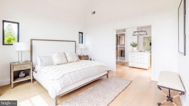 1522 FOXHALL RD NW, Washington, DC 20007
