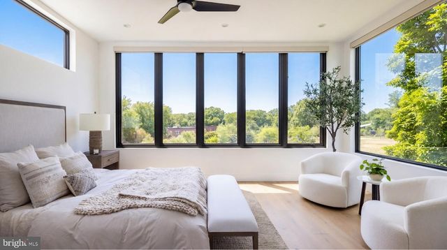 1522 FOXHALL RD NW, Washington, DC 20007