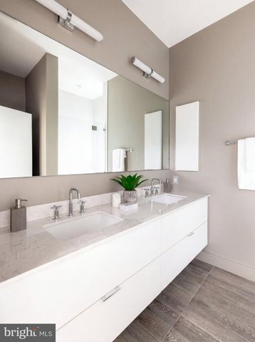 1522 FOXHALL RD NW, Washington, DC 20007