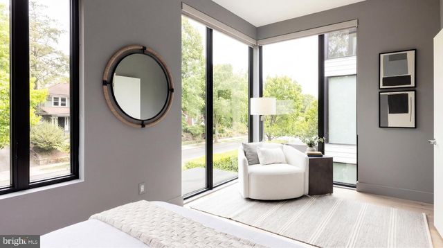 1522 FOXHALL RD NW, Washington, DC 20007