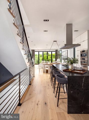 1522 FOXHALL RD NW, Washington, DC 20007