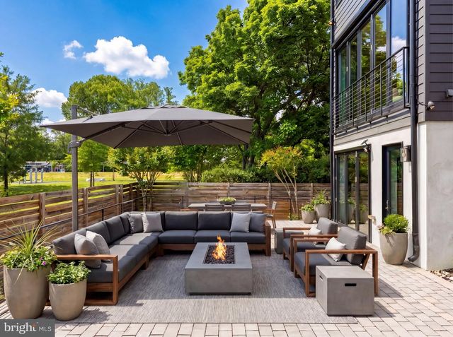 1522 FOXHALL RD NW, Washington, DC 20007