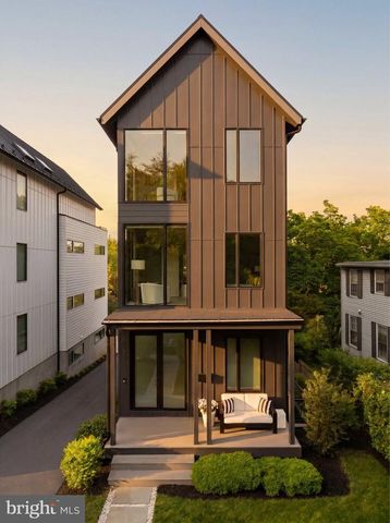 1522 FOXHALL RD NW, Washington, DC 20007