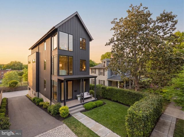 1522 FOXHALL RD NW, Washington, DC 20007