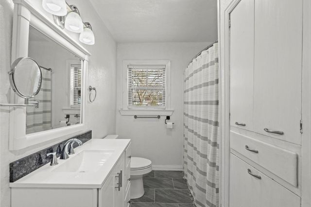 2406 Oaklawn Drive, La Marque, TX 77568