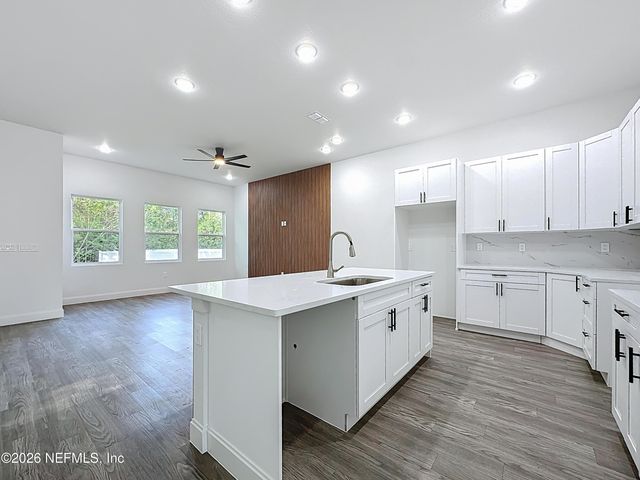 8912 HOGAN Road, Jacksonville, FL 32216