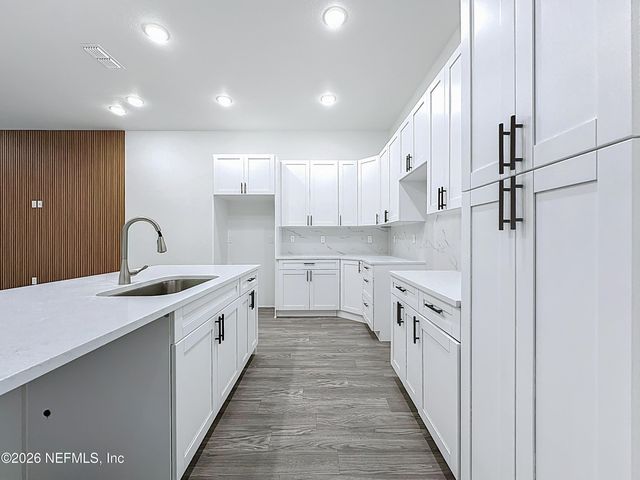 8912 HOGAN Road, Jacksonville, FL 32216