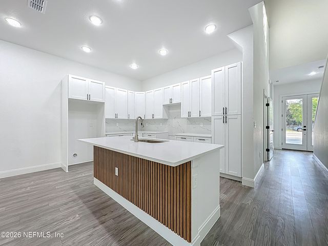 8912 HOGAN Road, Jacksonville, FL 32216