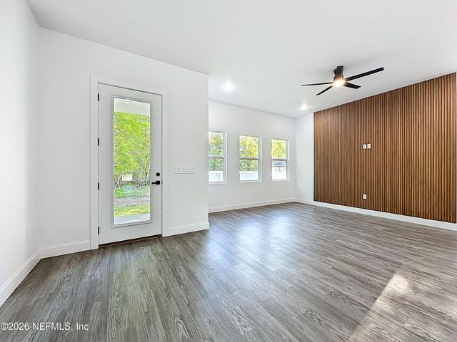 8912 HOGAN Road, Jacksonville, FL 32216