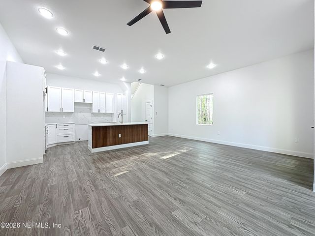 8912 HOGAN Road, Jacksonville, FL 32216