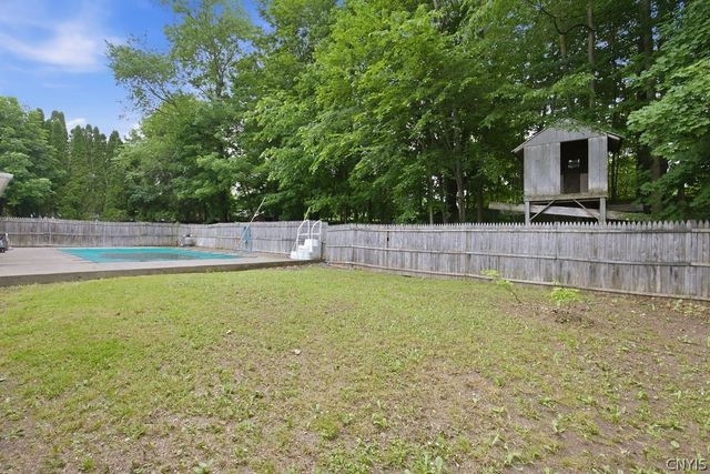 21 Brookside Avenue, Minetto, NY 13115