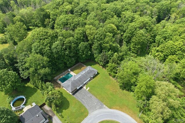 21 Brookside Avenue, Minetto, NY 13115