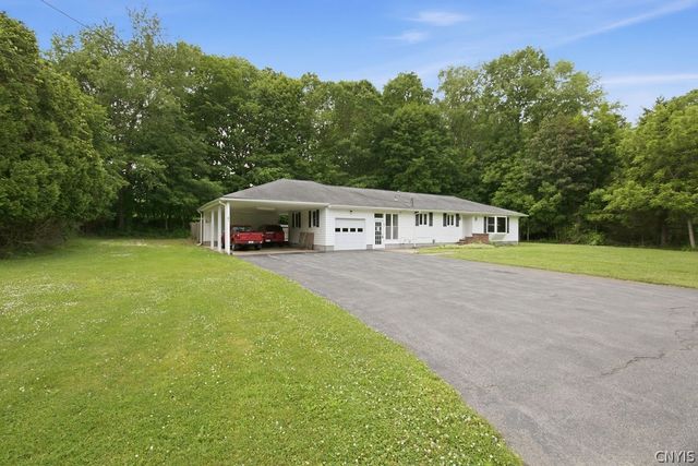 21 Brookside Avenue, Minetto, NY 13115
