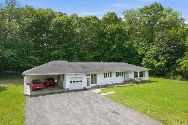 21 Brookside Avenue, Minetto, NY 13115