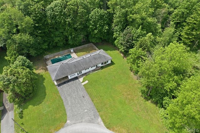 21 Brookside Avenue, Minetto, NY 13115