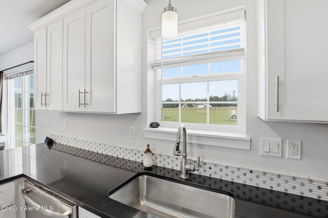 516 Solar RD, Oldtown, ID 83822