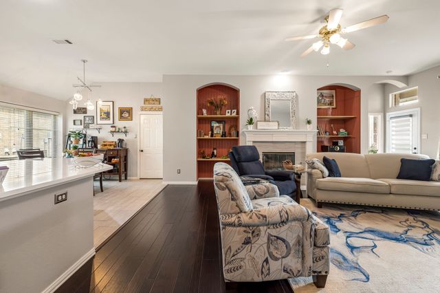 1632 Castle Pines Drive, Frisco, TX 75036