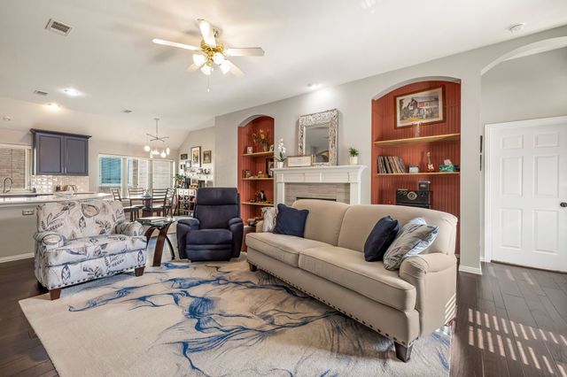 1632 Castle Pines Drive, Frisco, TX 75036