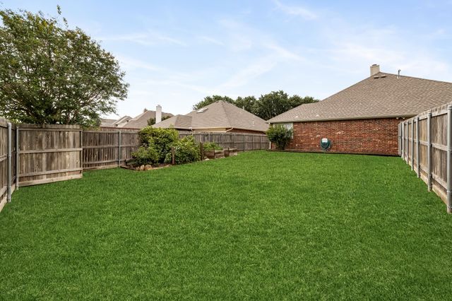 1632 Castle Pines Drive, Frisco, TX 75036