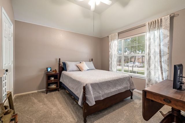 1632 Castle Pines Drive, Frisco, TX 75036
