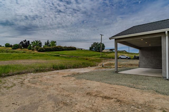 2426 Village Dr, Ione, CA 95640
